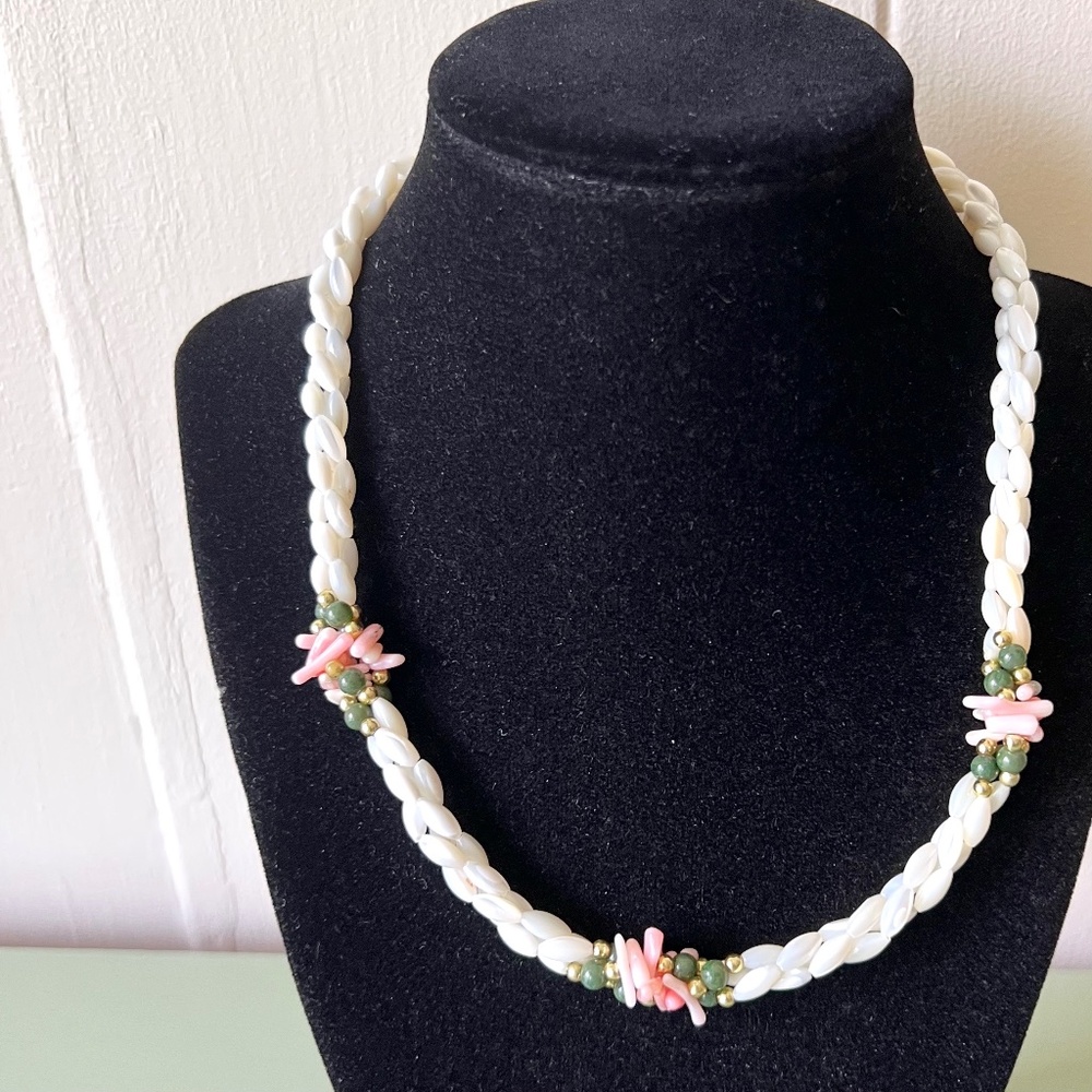 VTG MOP Necklace